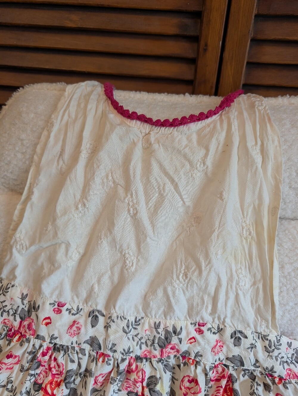 Kitchen Apron Roses - Picture 3 of 4